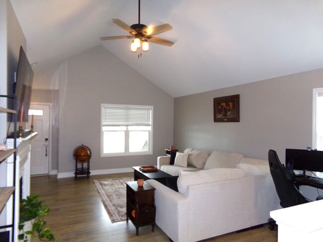 Building Photo - Modern Comfort Meets Southern Charm in Wes...
