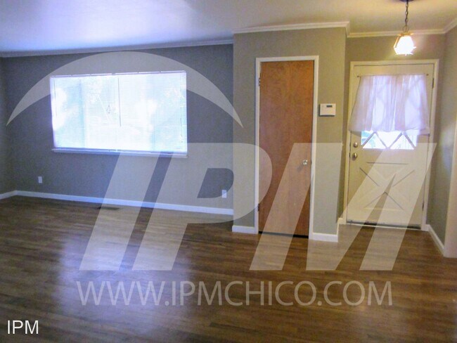 Building Photo - 2 br, 2 bath House - 930 Poplar St