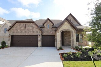 Building Photo - 5511 Mesa Ests Dr