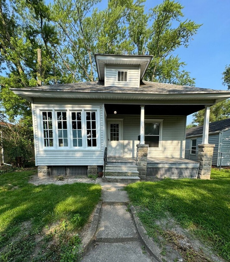 ** Move-in Special** 2 Bedroom, 1 Bath Ho... - ** Move-in Special**  2 Bedroom, 1 Bath Ho...