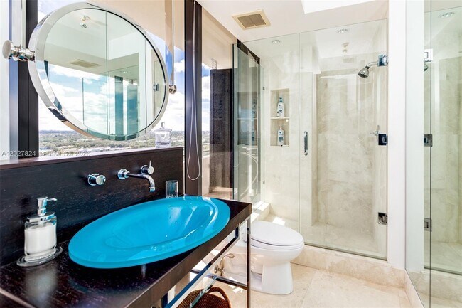 Foto del edificio - 720 NE 69th St