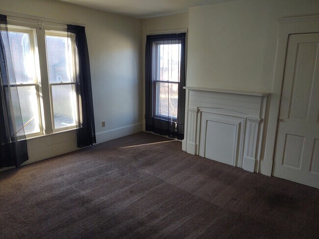 Building Photo - 132 N 9th St
