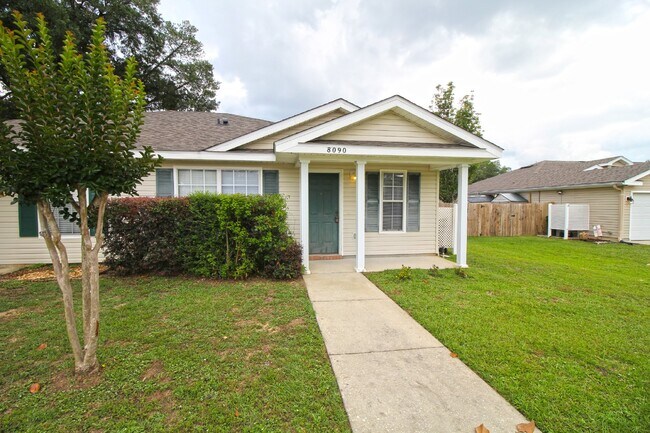 Building Photo - 2 bed 1 bath Northeast Pensacola townhome ...