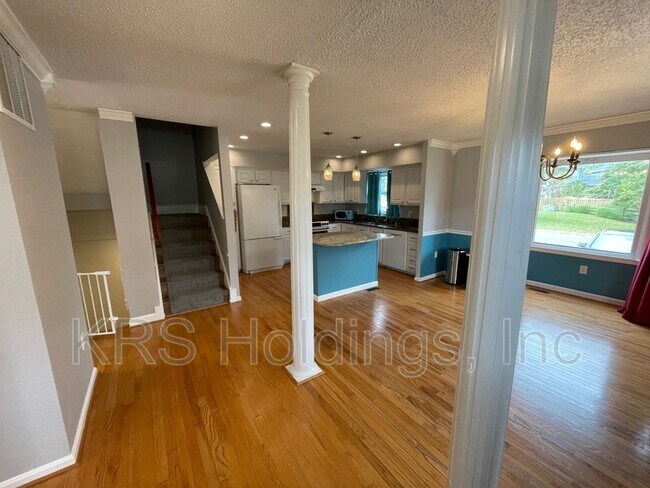 Building Photo - 5327 Lake Cove Ct