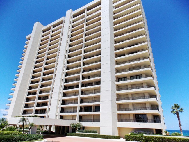 Foto del edificio - 8750 S Ocean Drive 534