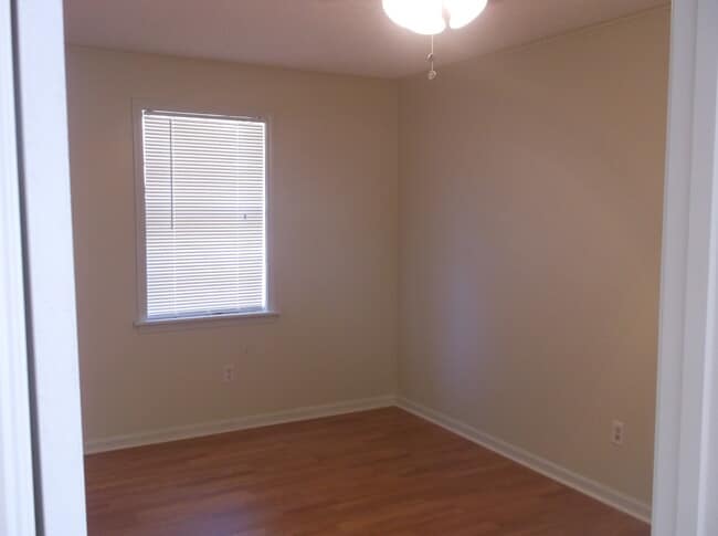 Building Photo - 269 Lillian Dr