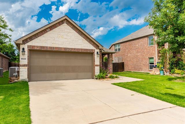 Foto del edificio - 9820 Diamondback Ln