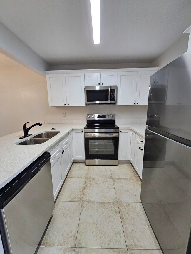 Foto del edificio - 1421 Windorah Way