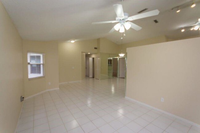 Foto del edificio - 1333 E Glen Oak Rd