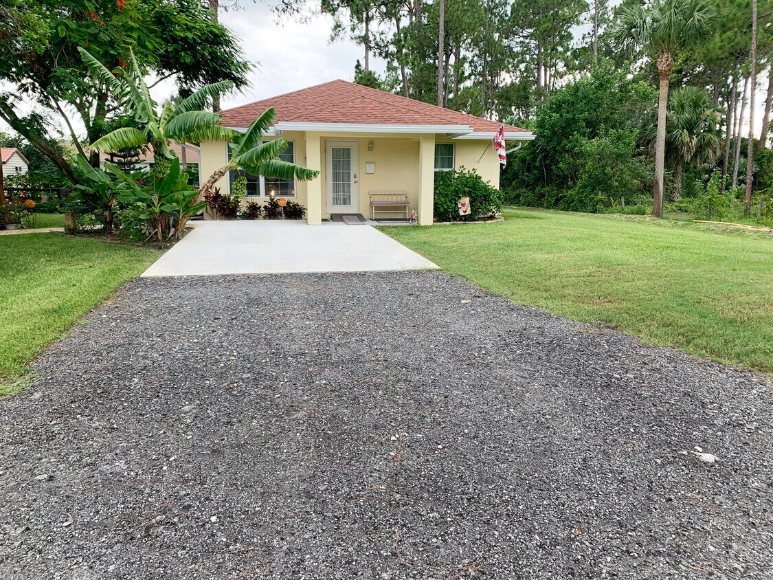 Foto principal - 17894 76th St N