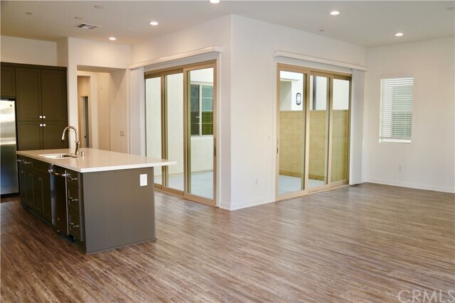 Building Photo - 118 Stellar