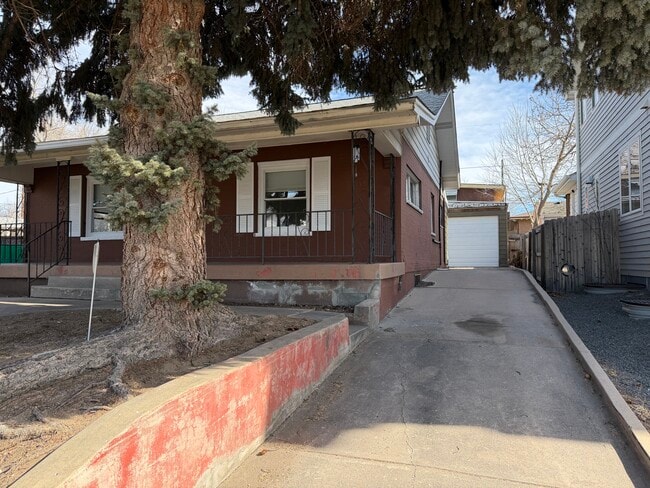 Photo - 3280 S Sherman St House