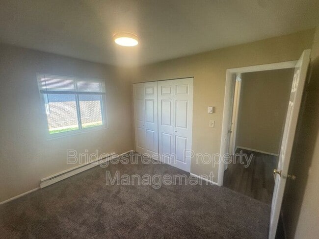Foto del edificio - 4650 Wayne Meadows Cir