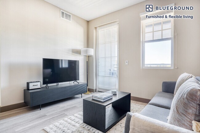 Foto del edificio - 920 Bayswater Ave