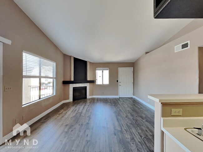 Foto del edificio - 1575 W Warm Springs Rd