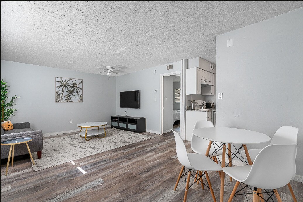 Foto principal - 13104-13108 Leisure Wood Pl