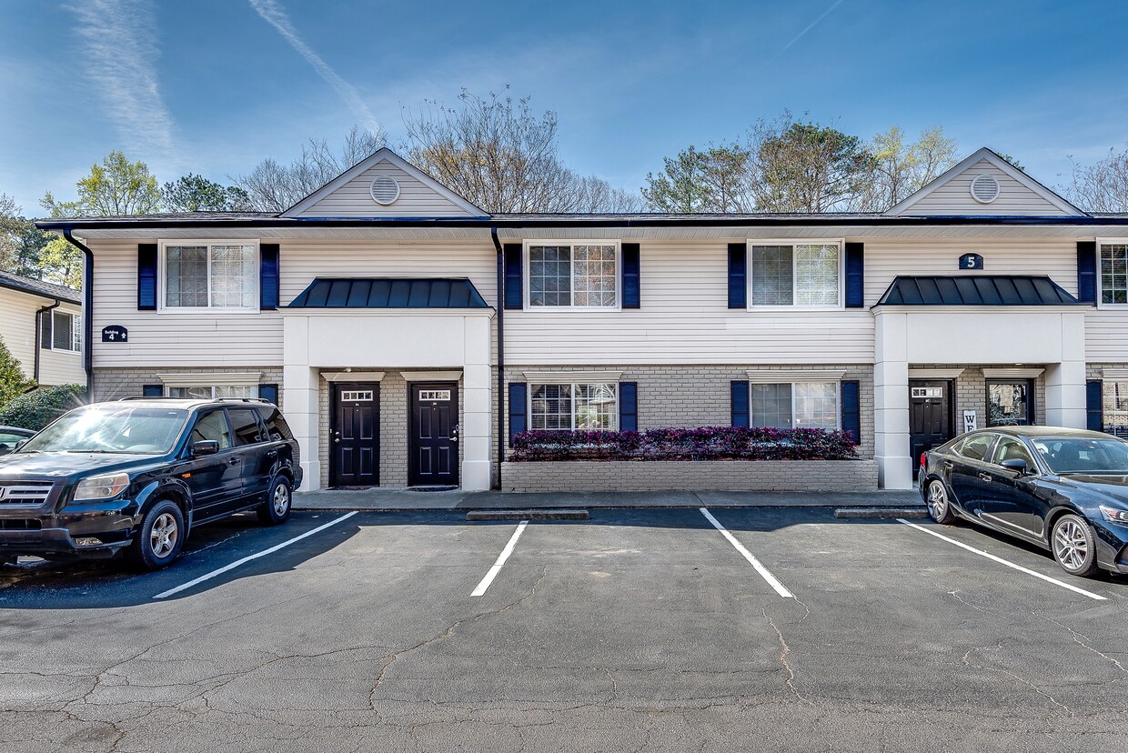 Primary Photo - 6940 Roswell Rd