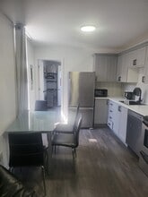 Building Photo - 4831 Rue Saint-Urbain