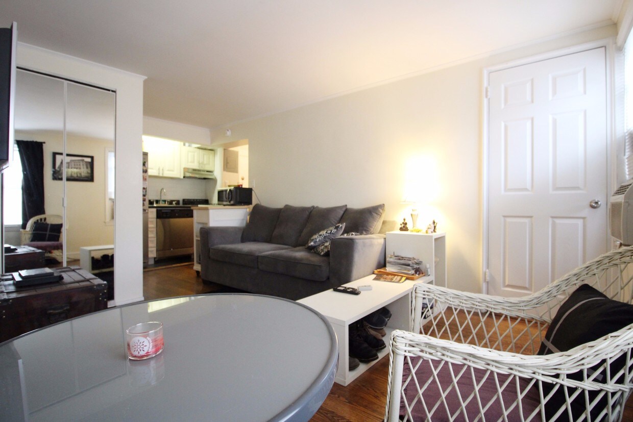 Primary Photo - 304 Bleecker St