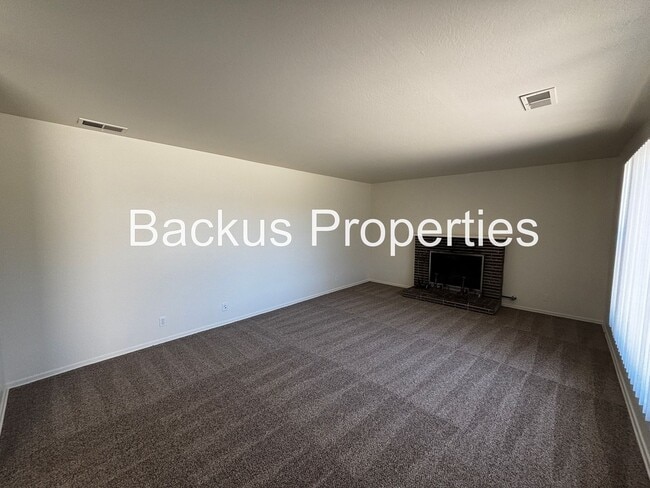 Building Photo - 790 Fairfax Dr