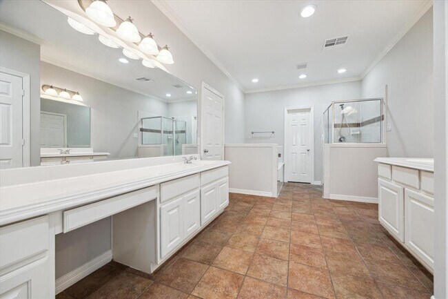 Building Photo - 5738 Beverly Hills Walk