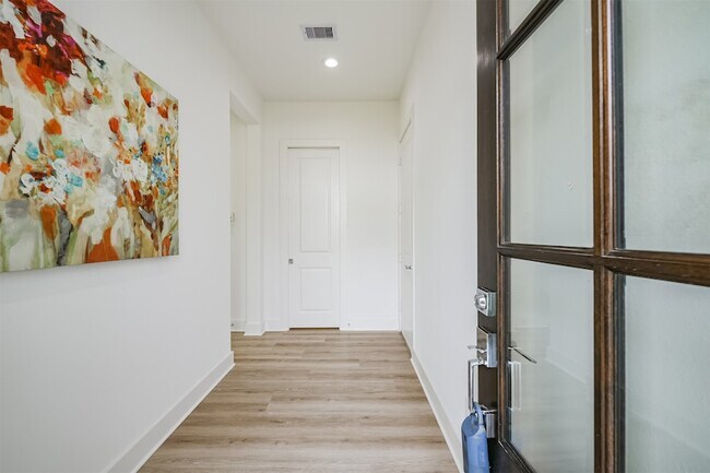 Foto del edificio - 5630 Balbo St