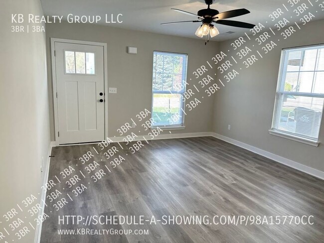 Building Photo - Brand New 3 Bed Duplex in Downtown Blue Sp...