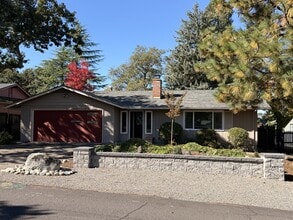 Building Photo - 779 Twin Pines Cir