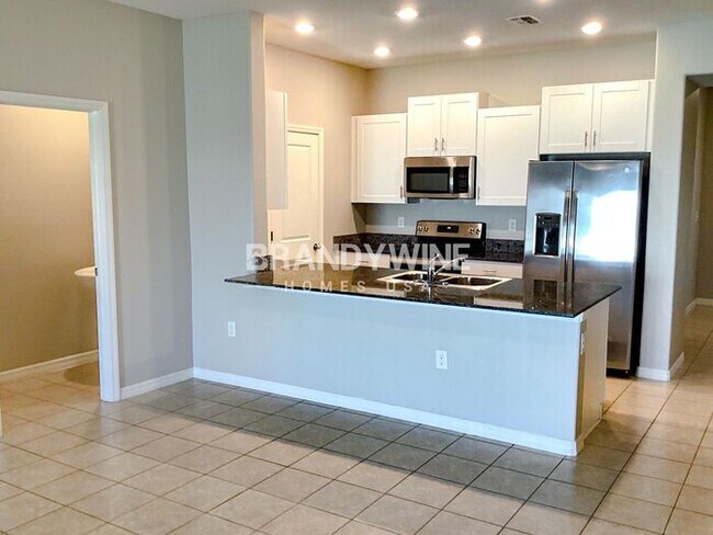 Building Photo - Beautiful 3BR in Resort-style Community! C...