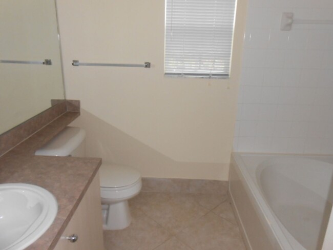 Foto del edificio - 2BED/2BATH