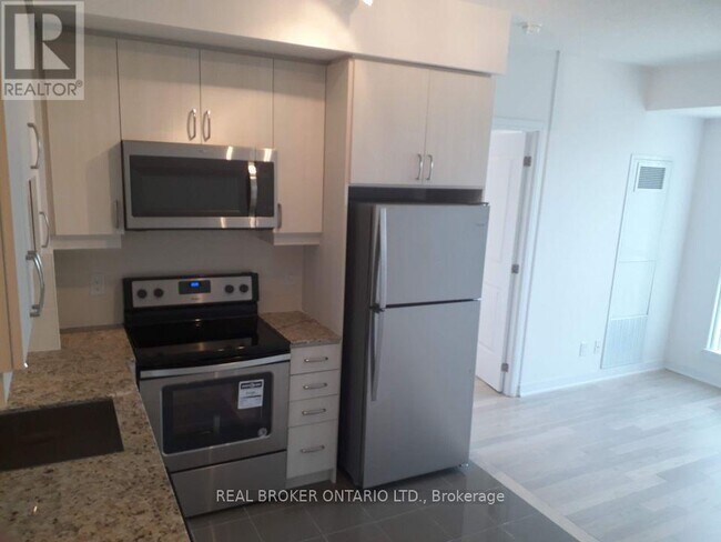 Photo du bâtiment - 9199 Yonge St