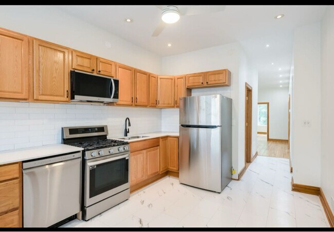 Foto del edificio - 2855 N Spaulding Ave