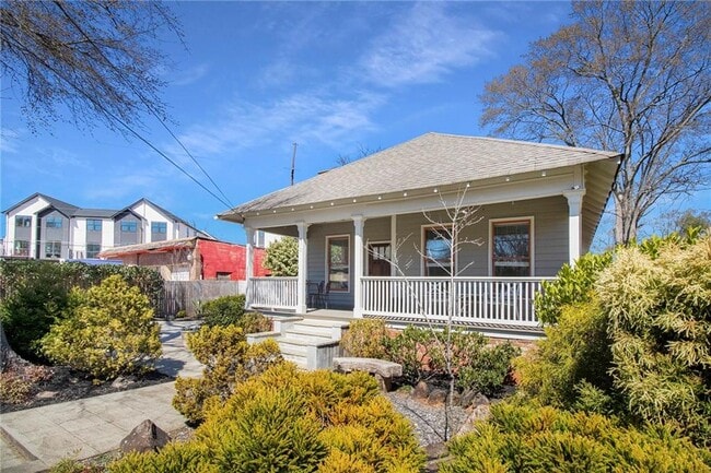 Building Photo - 570 Flat Shoals Ave SE