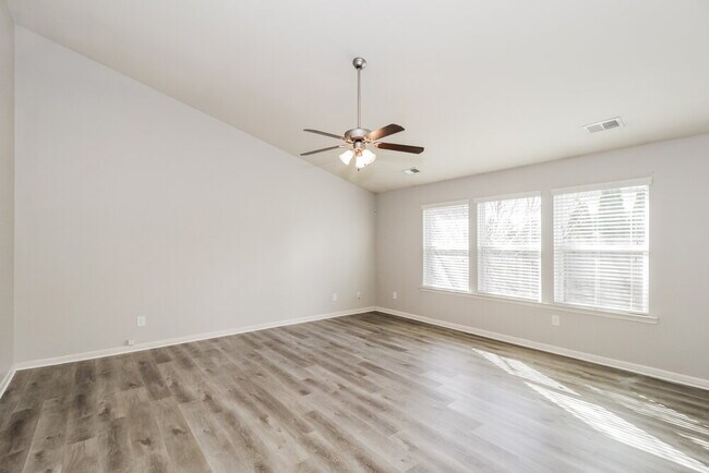 Foto del edificio - 162 High Point Way