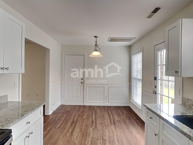 Foto del edificio - 3318 Diamond Ct