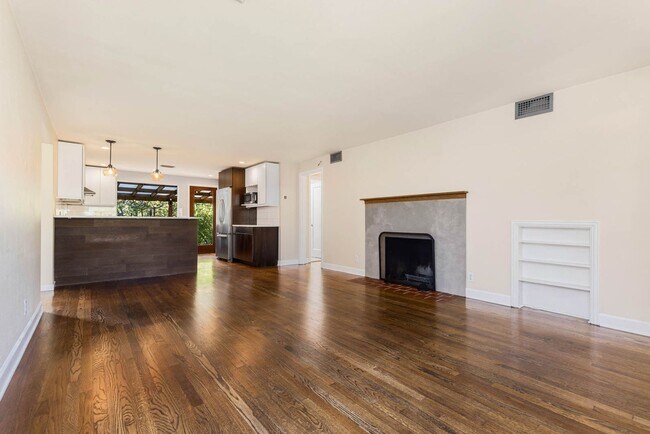 Foto del edificio - 11715 3rd Ave NW