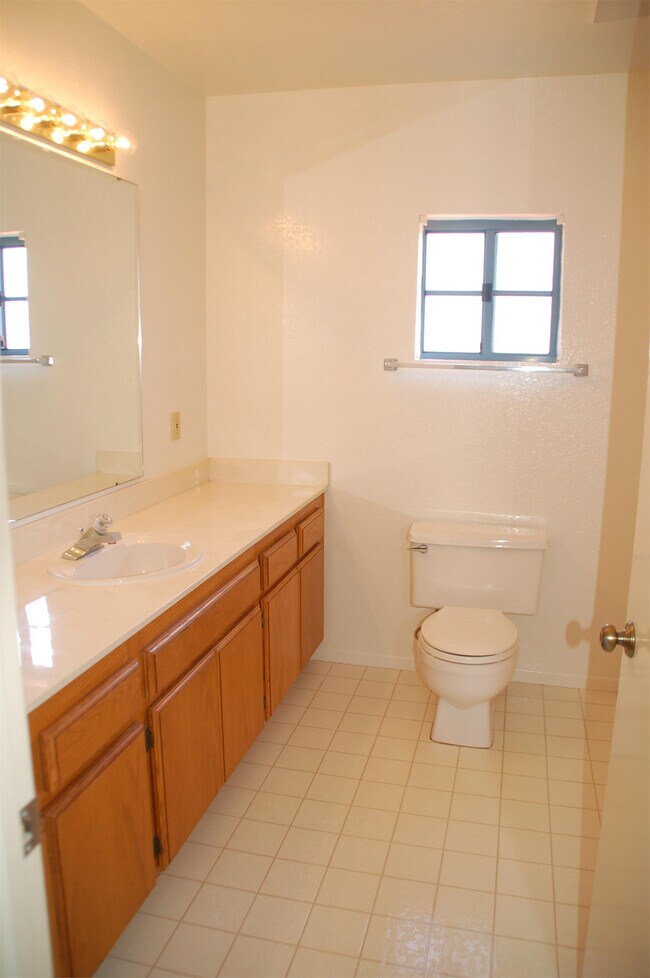 Foto del edificio - 1115 E 22nd St