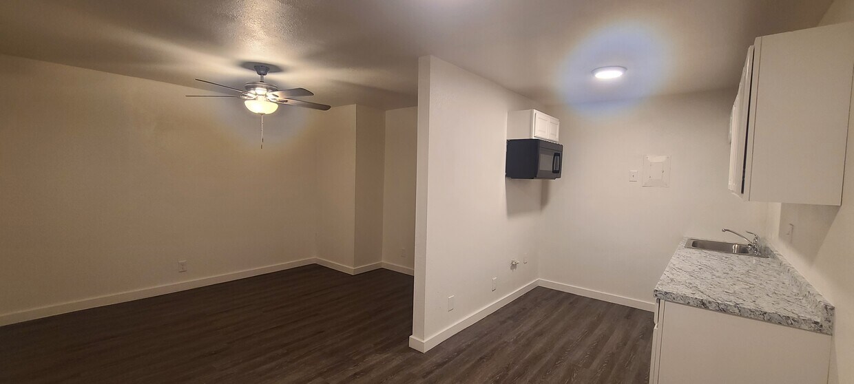 Foto principal - 1223 N Dysart Rd