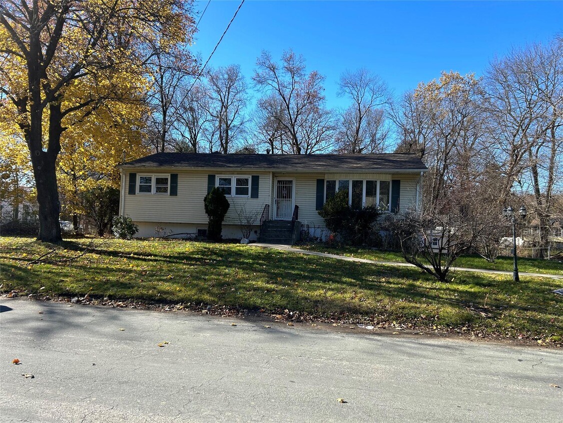Foto principal - 8 Greene Rd