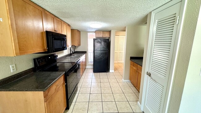 Photo - Park Like Setting - Spacious Condo!