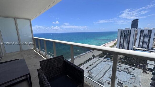 Foto del edificio - 1830 S Ocean Dr unit 2204 (A11795807)