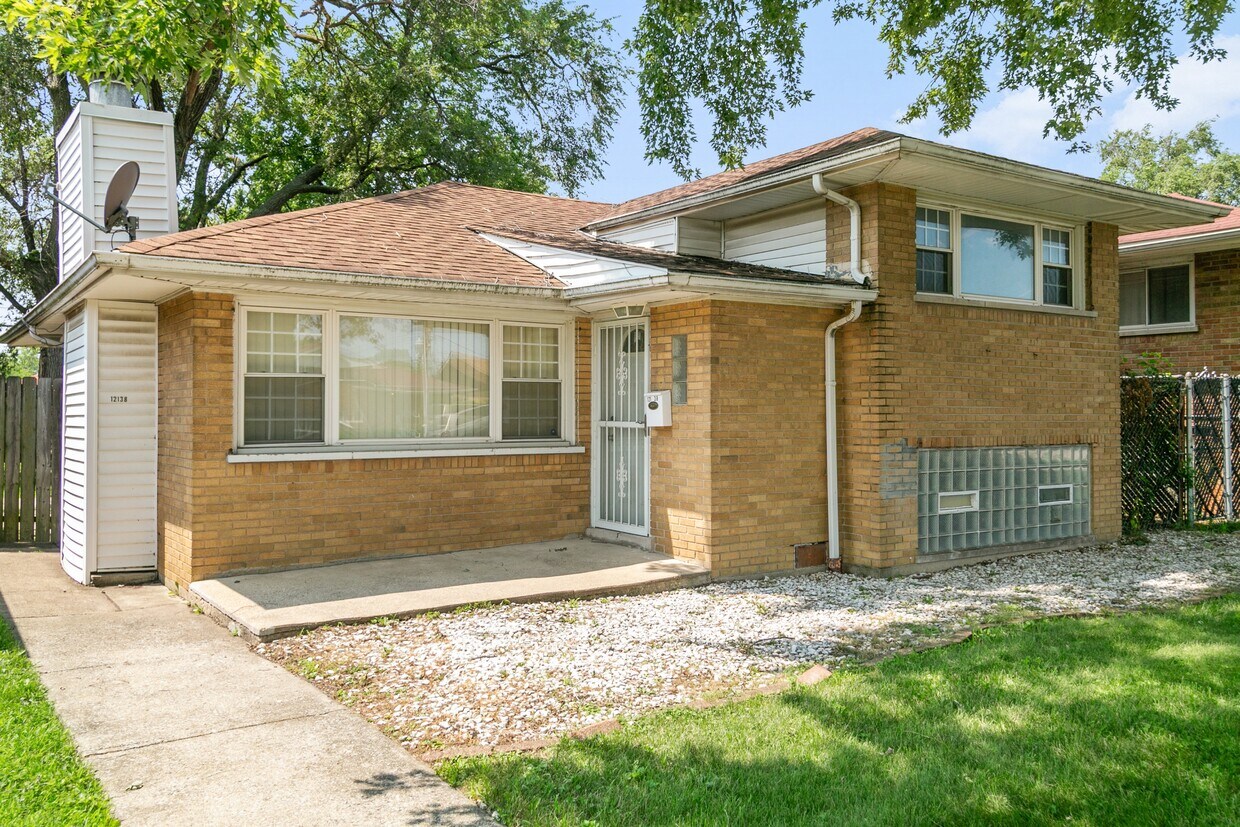 Foto principal - 12138 S Elizabeth St