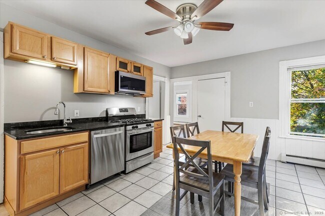 Foto del edificio - 136 Nash St