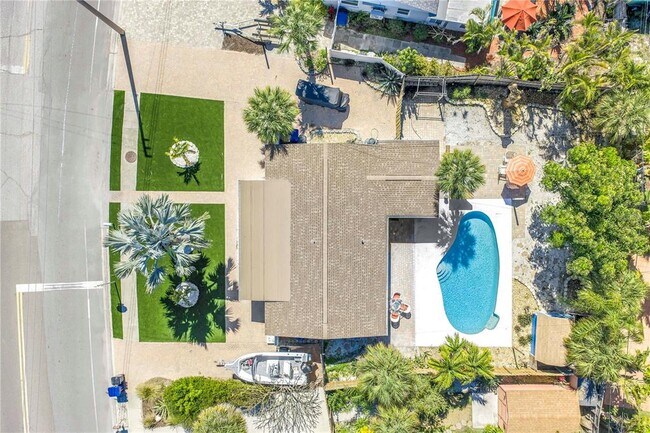 Foto del edificio - 6892 Gulf Winds Dr