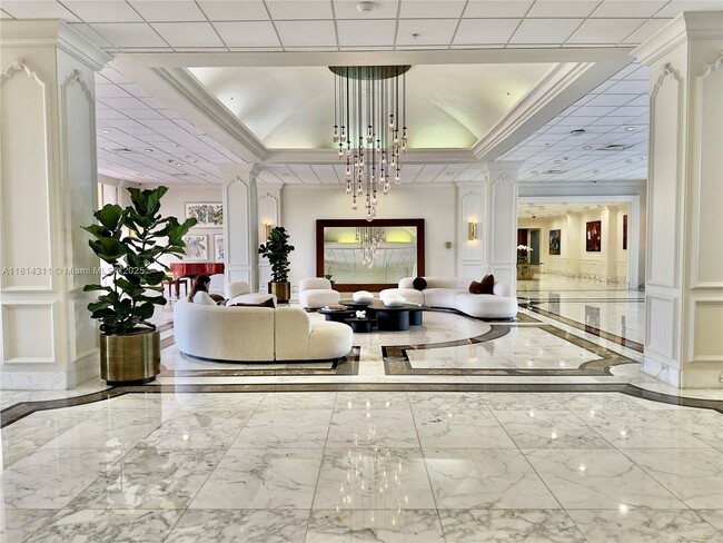 Building Photo - 5600 Collins Ave