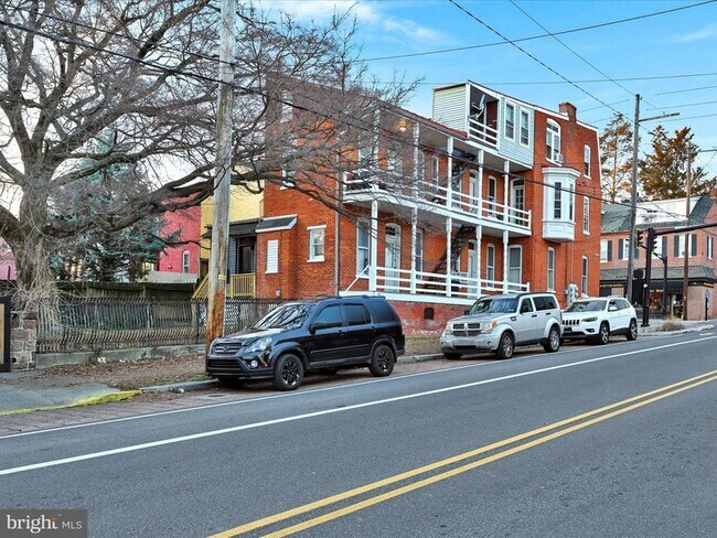 Foto del edificio - 402 W Lemon St
