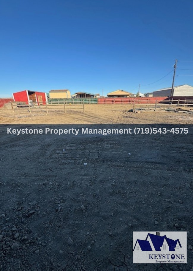 Building Photo - Horse Lover's Dream, Complete With Stable and Corral! 3 Bedroom/1 Bathroom Home $1400/$1400