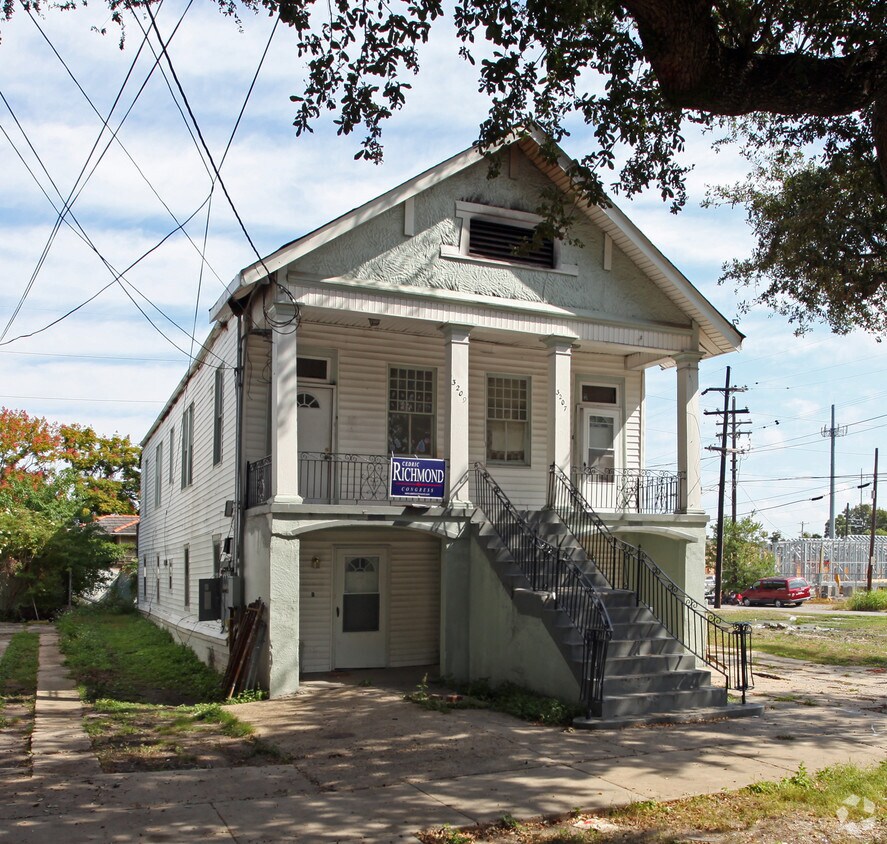 Building Photo - 3207-3209 Bienville Ave