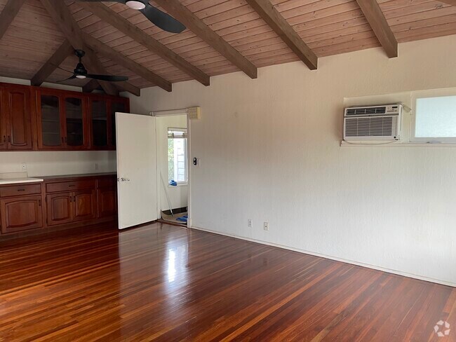 Living Area - Entry - 68-254 Crozier Loop