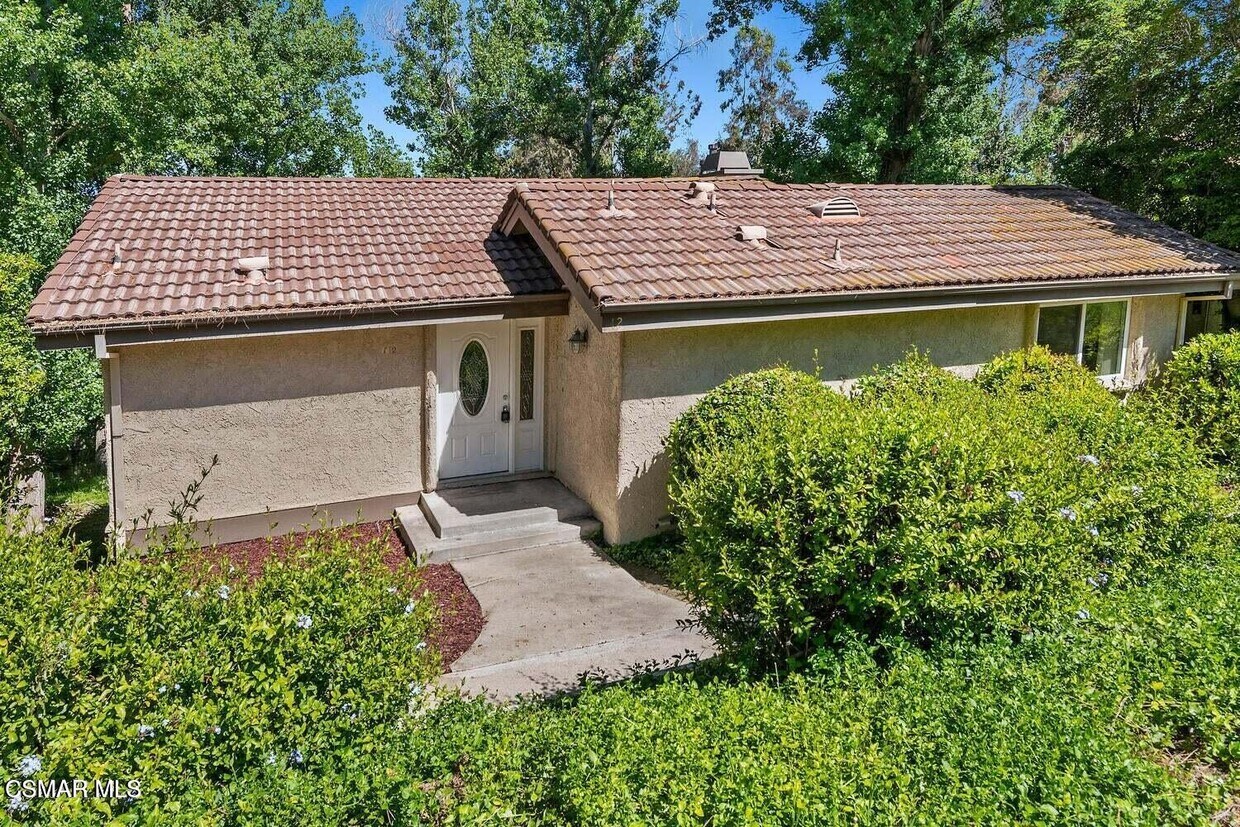Foto principal - 12 Sparrowhawk Ln